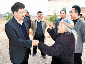 傳承蘇區(qū)好作風(fēng)——記江西省信豐縣委書(shū)記張逸